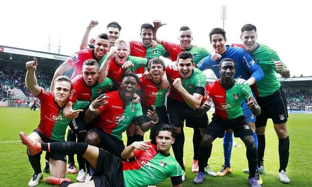 动车辆都伴 动车辆都伴